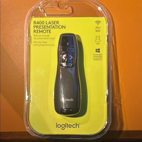 Logitech R400 Laser Presentation Remote - Black New in Package - Picture 1 of 4